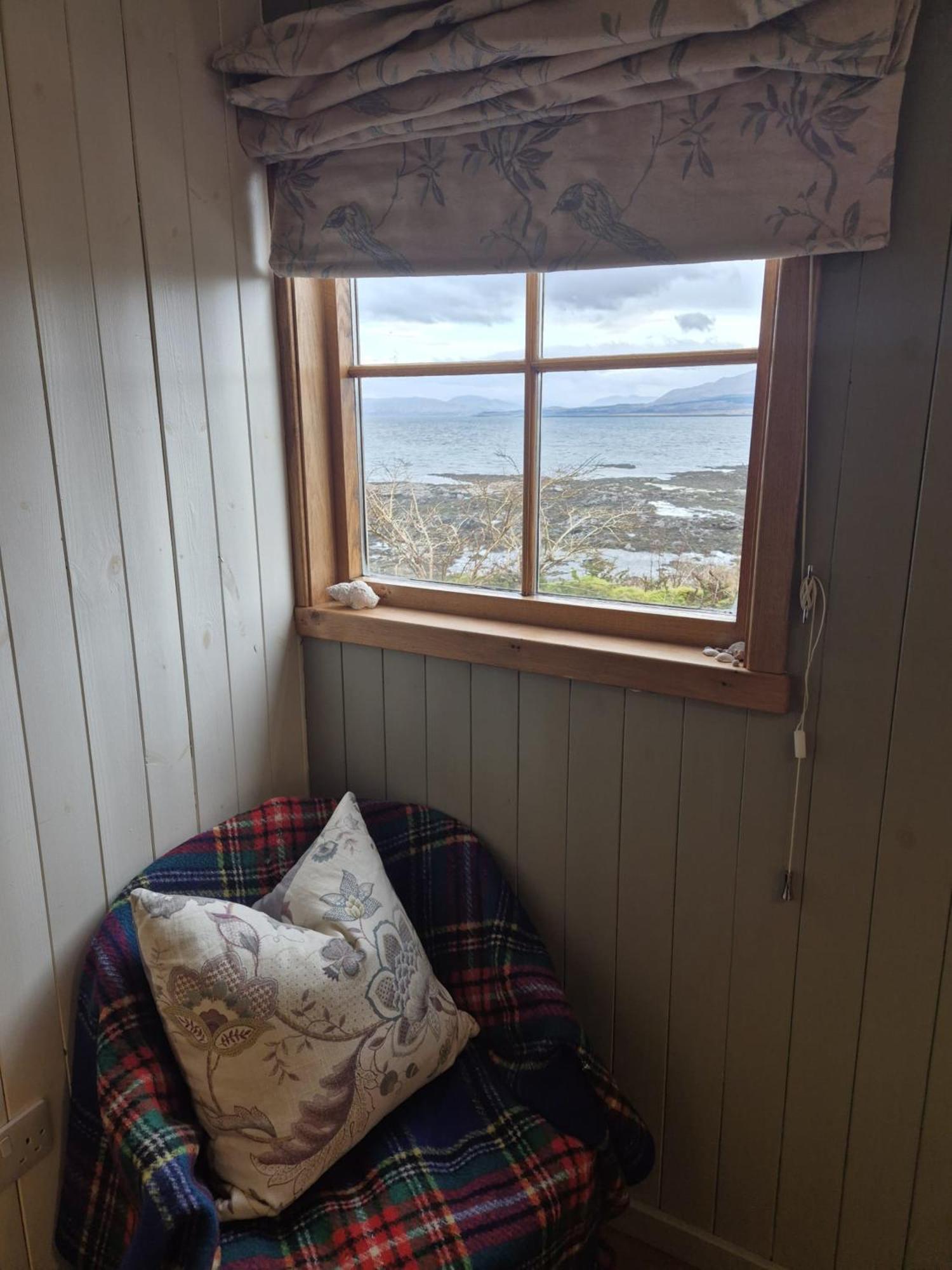 Corry Lodge Estate - Sheperds Huts Or Container Stays With Sea View Broadford (Isle of Skye) Exterior foto